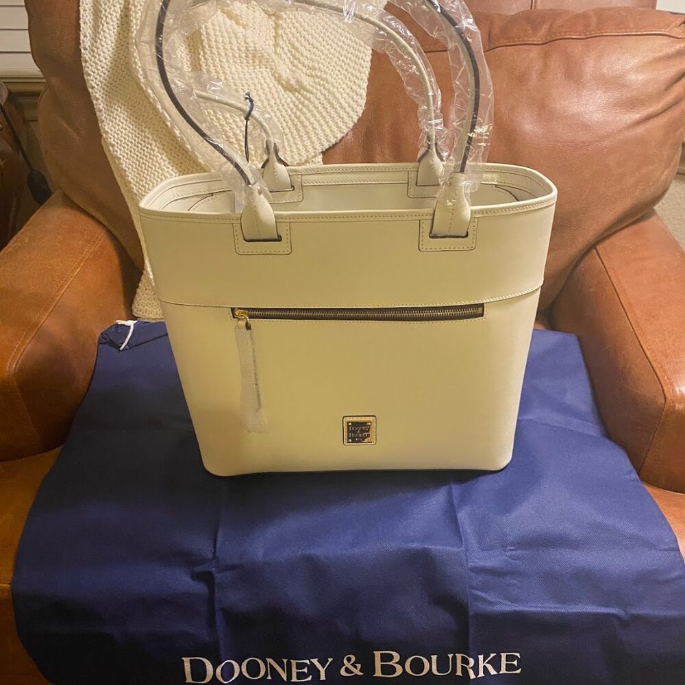 Dooney & Bourke Tote- NWT